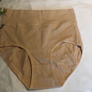 Wirarpa 4 pack nude and black underwear set